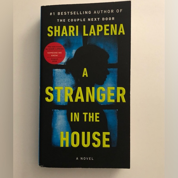 BUNDLE OF 2 SUSPENSE NOVELS BY SHARI LAPENA - Picture 7 of 11